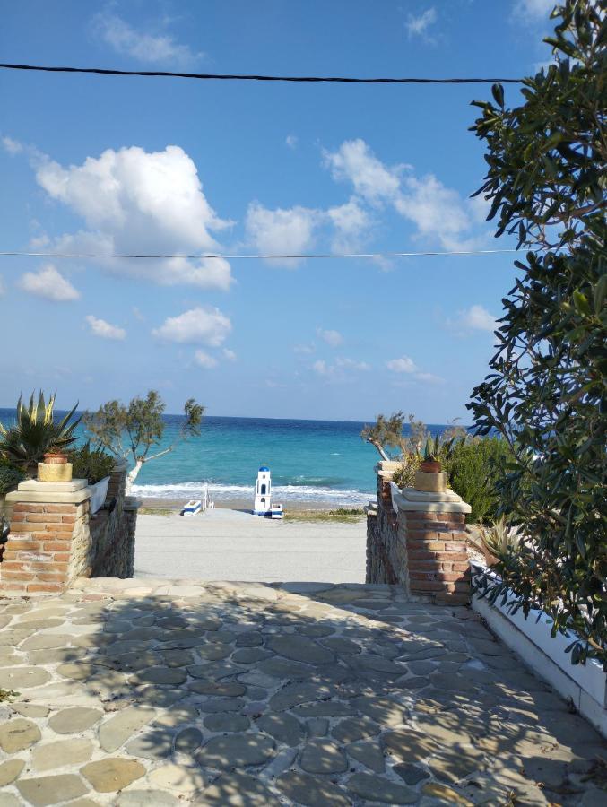 Iliopoulos Apartments Mourteri Exterior photo