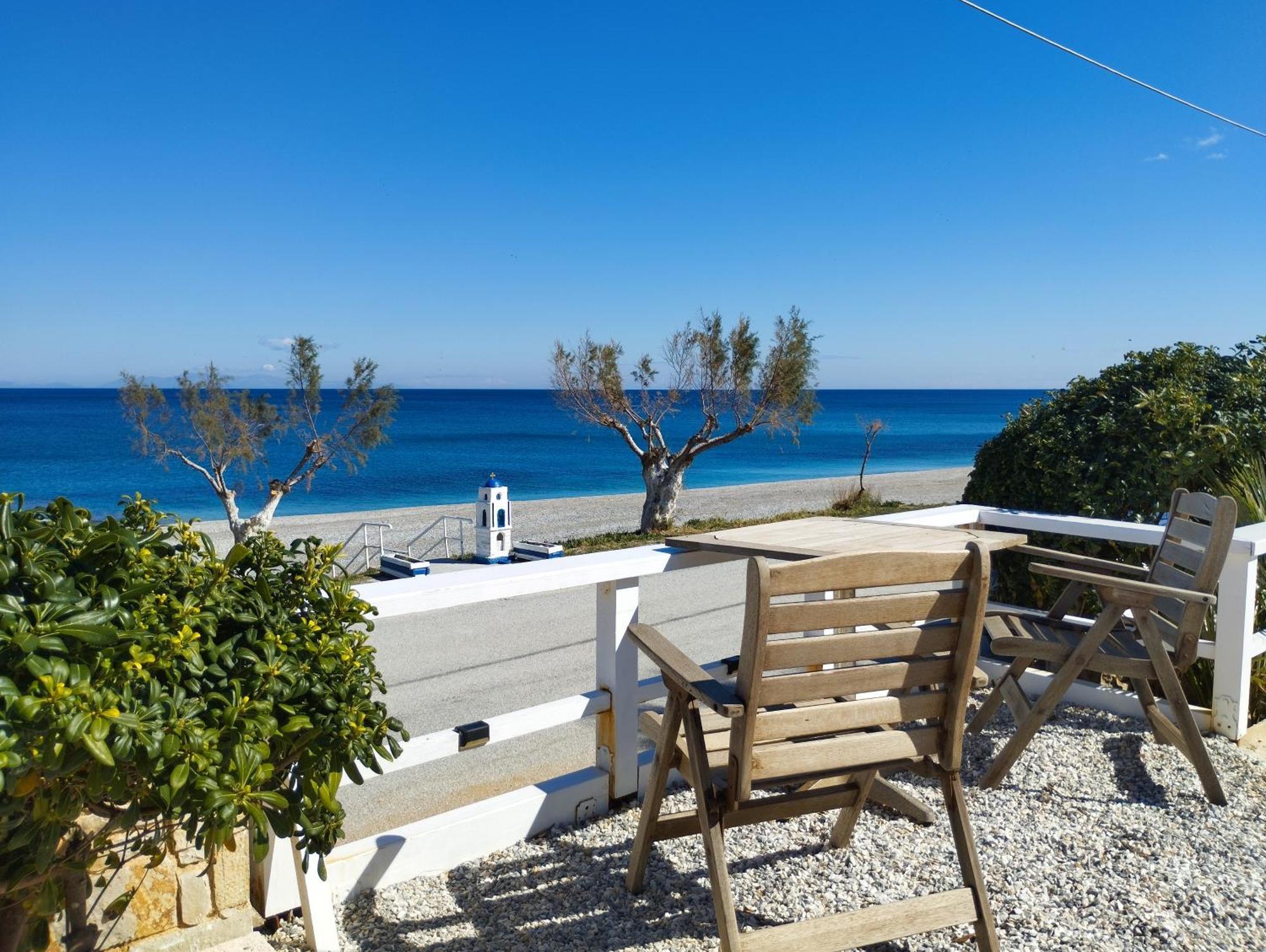 Iliopoulos Apartments Mourteri Exterior photo